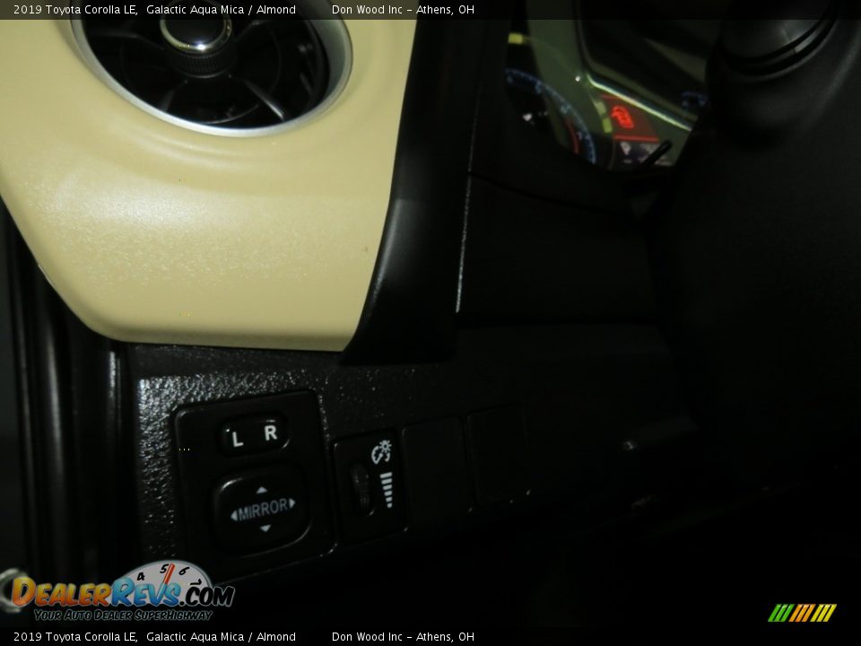 2019 Toyota Corolla LE Galactic Aqua Mica / Almond Photo #30