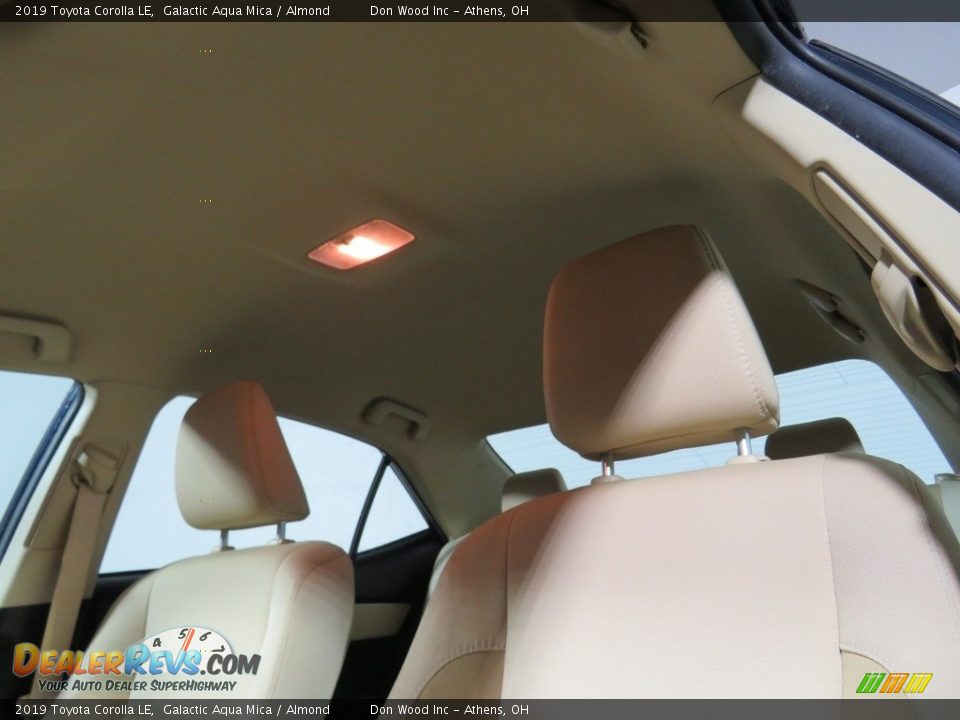 2019 Toyota Corolla LE Galactic Aqua Mica / Almond Photo #34