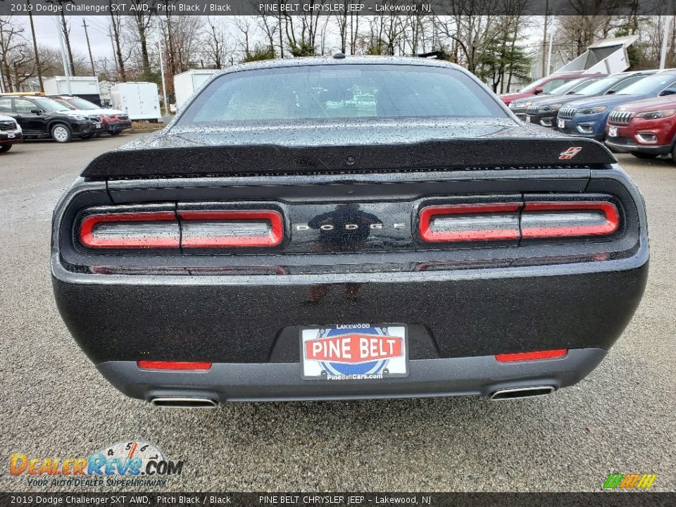 2019 Dodge Challenger SXT AWD Pitch Black / Black Photo #5