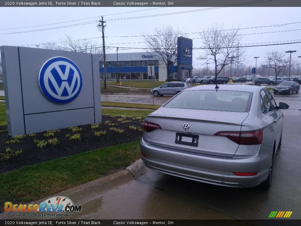 2020 Volkswagen Jetta SE Pyrite Silver / Titan Black Photo #3