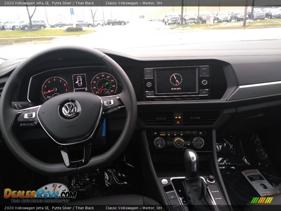 Dashboard of 2020 Volkswagen Jetta SE Photo #4