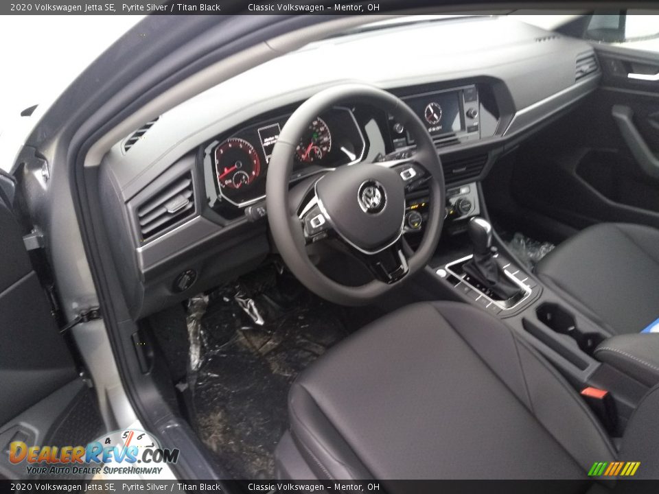 Titan Black Interior - 2020 Volkswagen Jetta SE Photo #5