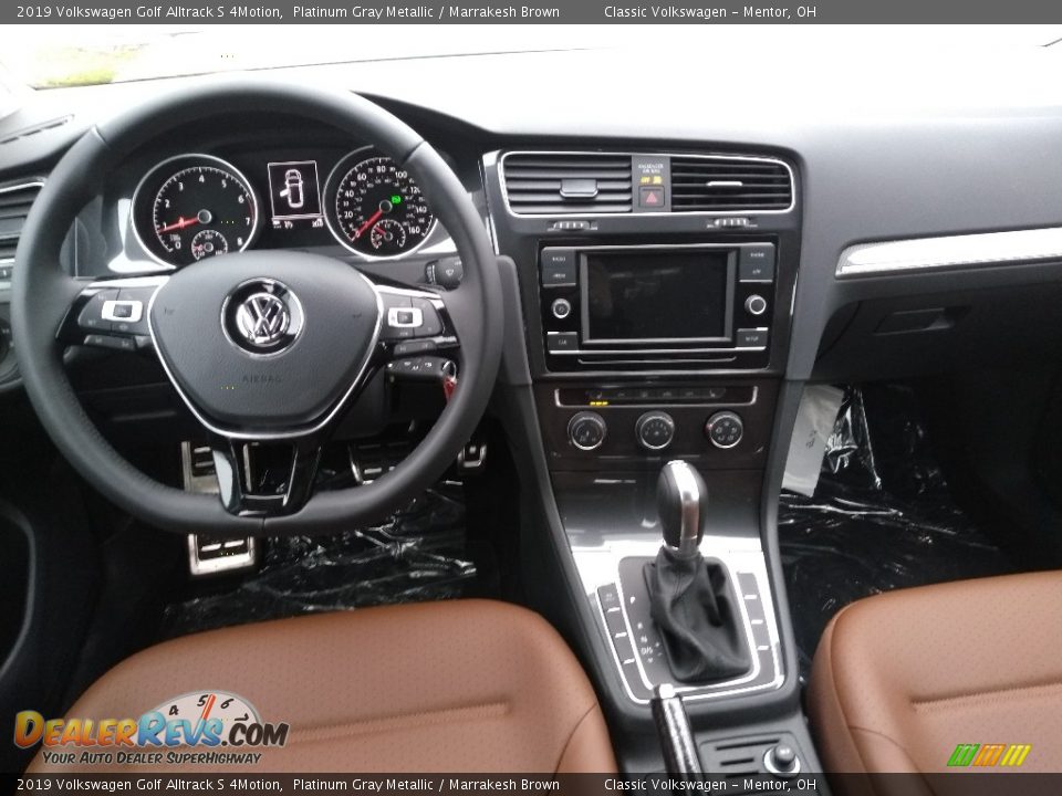 Dashboard of 2019 Volkswagen Golf Alltrack S 4Motion Photo #4