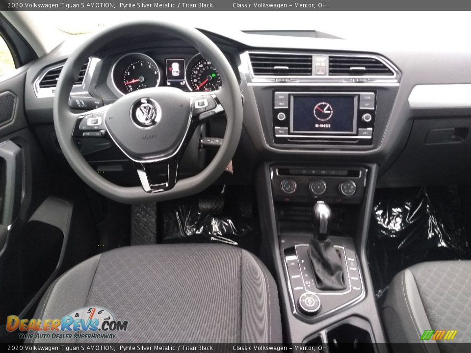 Front Seat of 2020 Volkswagen Tiguan S 4MOTION Photo #4