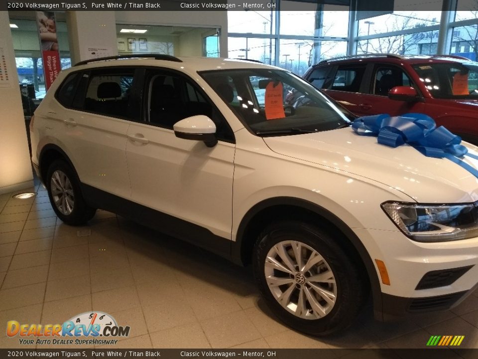 2020 Volkswagen Tiguan S Pure White / Titan Black Photo #2