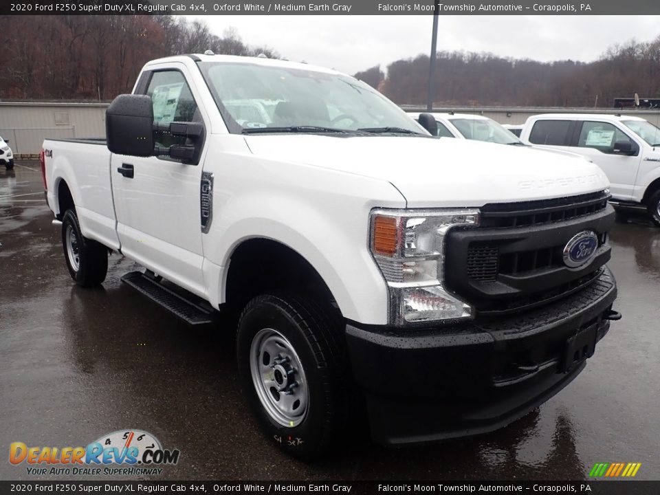 Front 3/4 View of 2020 Ford F250 Super Duty XL Regular Cab 4x4 Photo #3