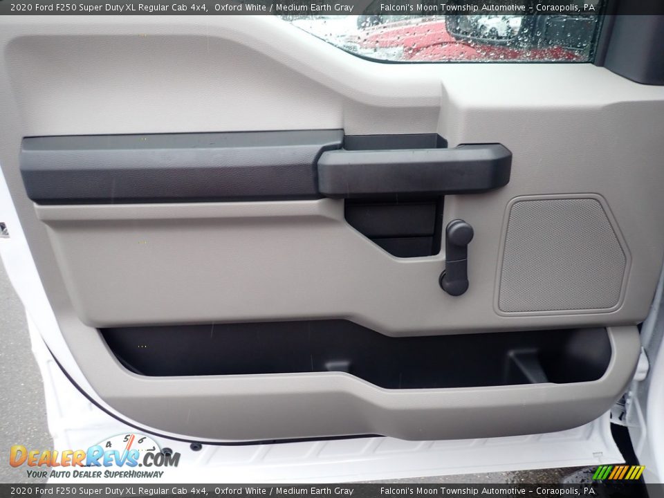 2020 Ford F250 Super Duty XL Regular Cab 4x4 Oxford White / Medium Earth Gray Photo #9