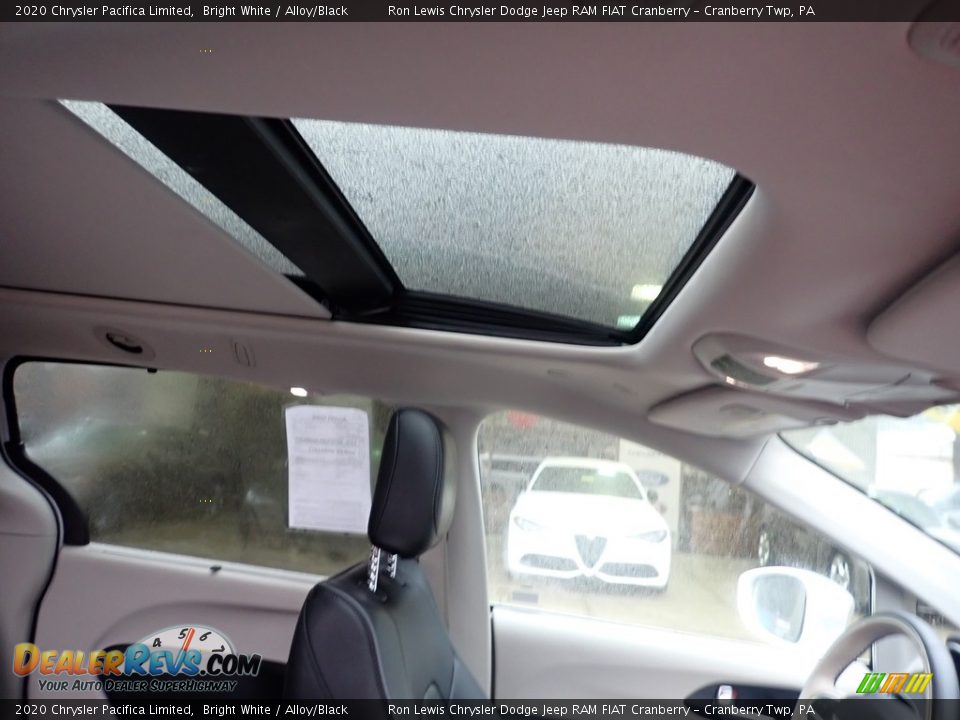 2020 Chrysler Pacifica Limited Bright White / Alloy/Black Photo #12