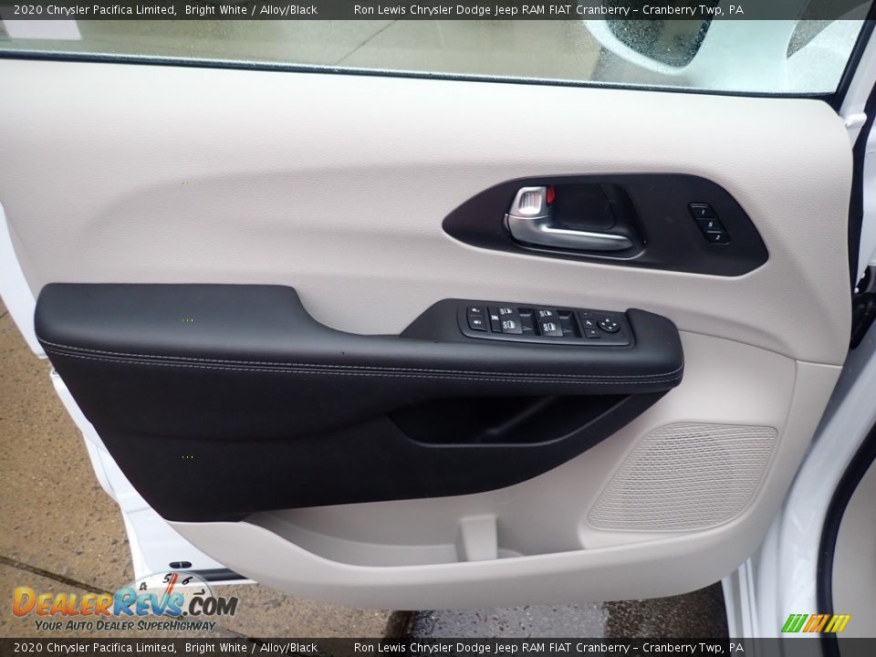 2020 Chrysler Pacifica Limited Bright White / Alloy/Black Photo #15