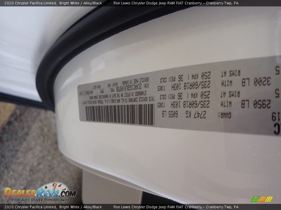 2020 Chrysler Pacifica Limited Bright White / Alloy/Black Photo #16