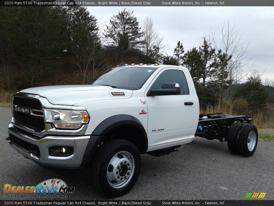 Front 3/4 View of 2020 Ram 5500 Tradesman Regular Cab 4x4 Chassis Photo #2