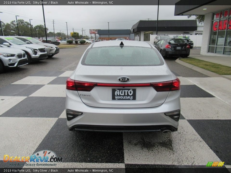 2019 Kia Forte LXS Silky Silver / Black Photo #4