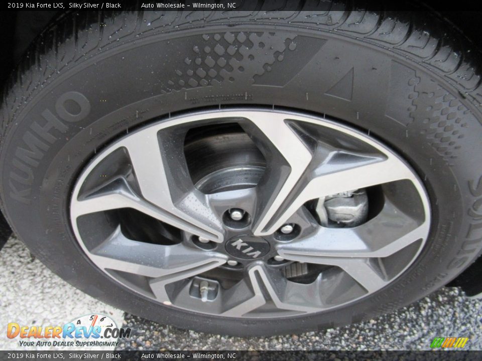 2019 Kia Forte LXS Silky Silver / Black Photo #7