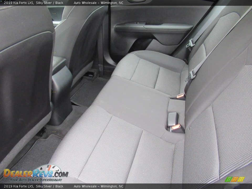 2019 Kia Forte LXS Silky Silver / Black Photo #12