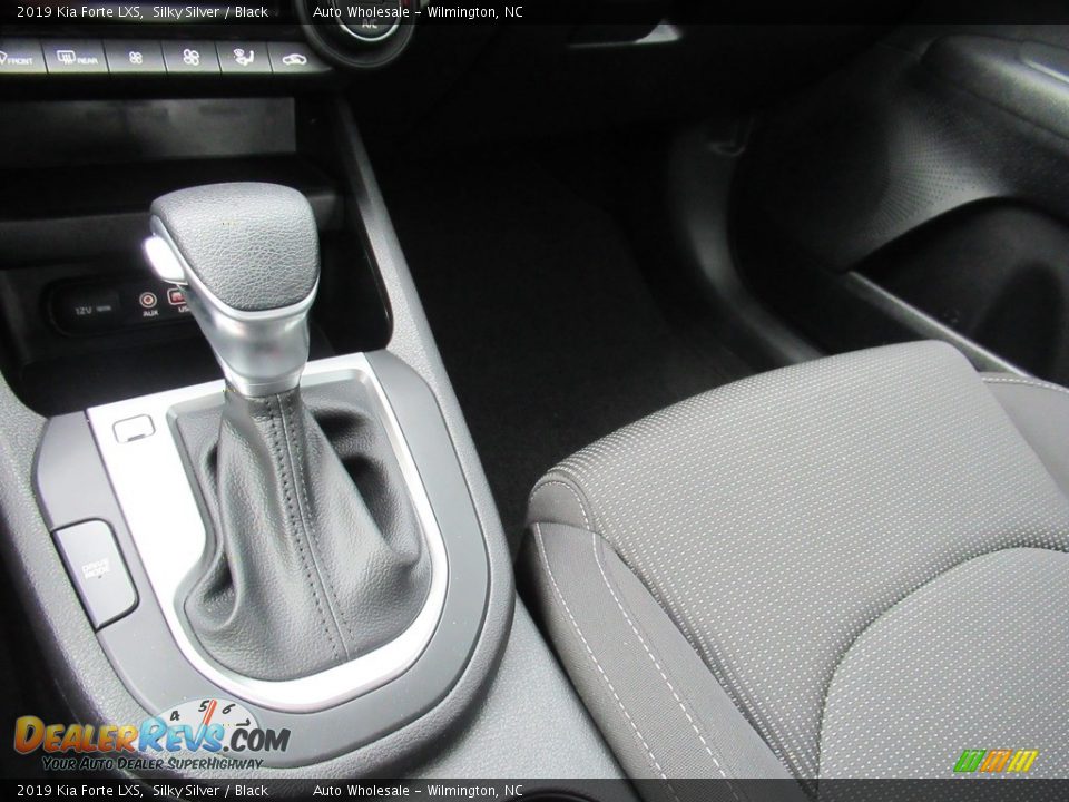 2019 Kia Forte LXS Silky Silver / Black Photo #20