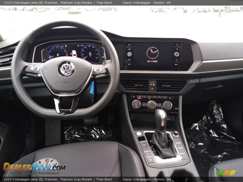 Dashboard of 2020 Volkswagen Jetta SEL Premium Photo #4