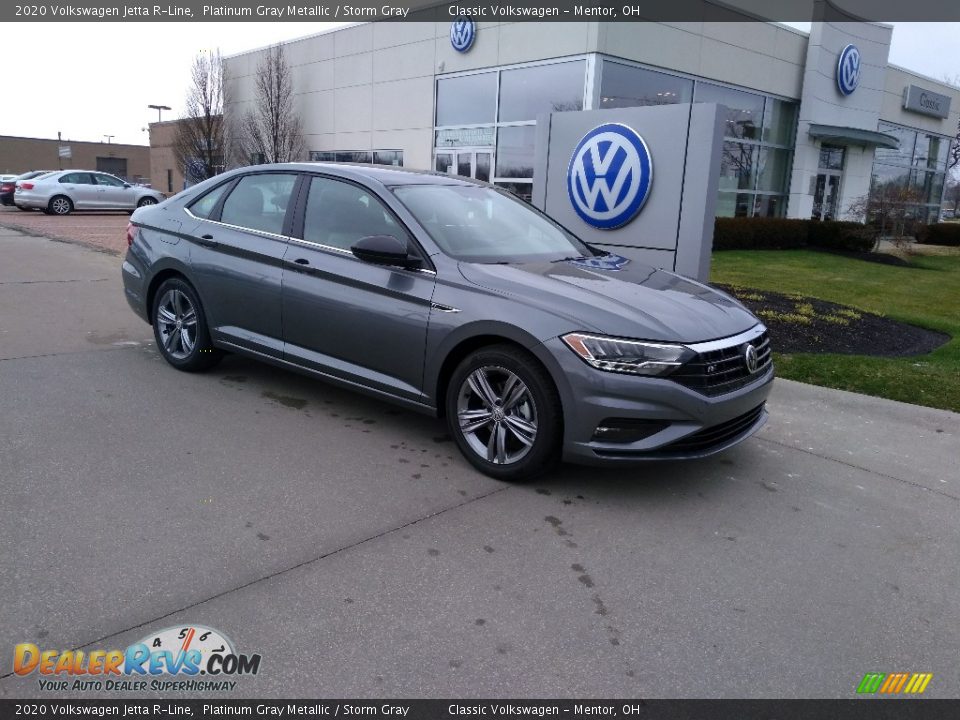 Front 3/4 View of 2020 Volkswagen Jetta R-Line Photo #2