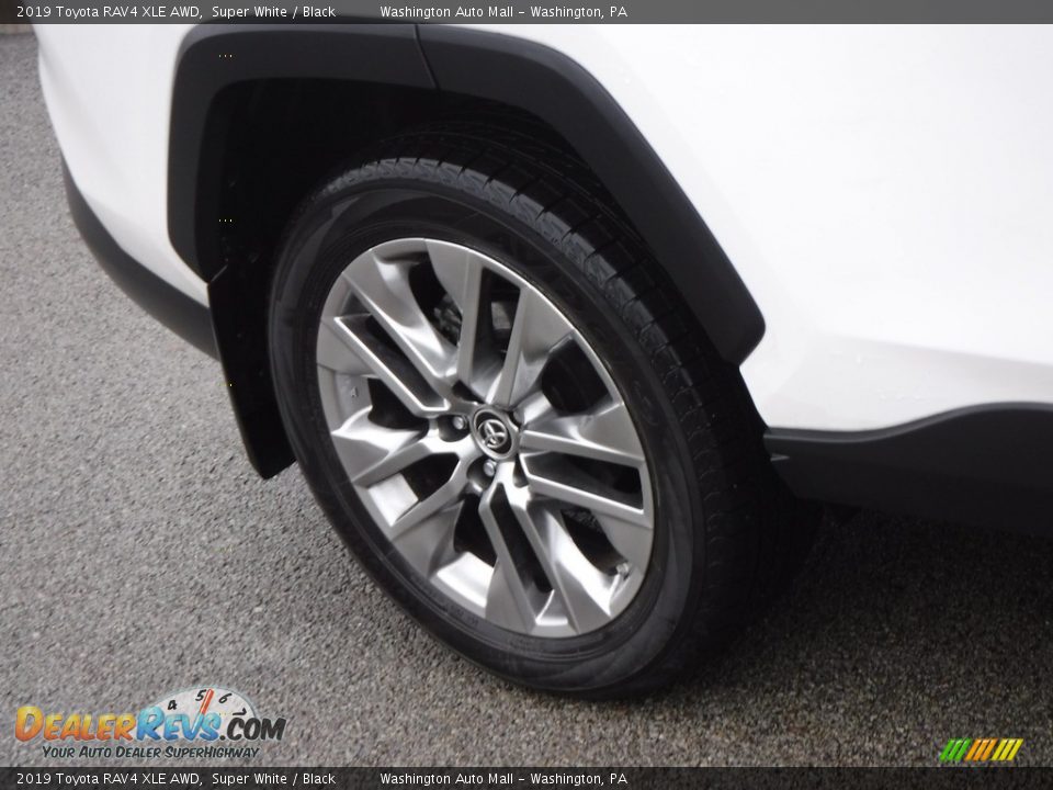 2019 Toyota RAV4 XLE AWD Super White / Black Photo #3