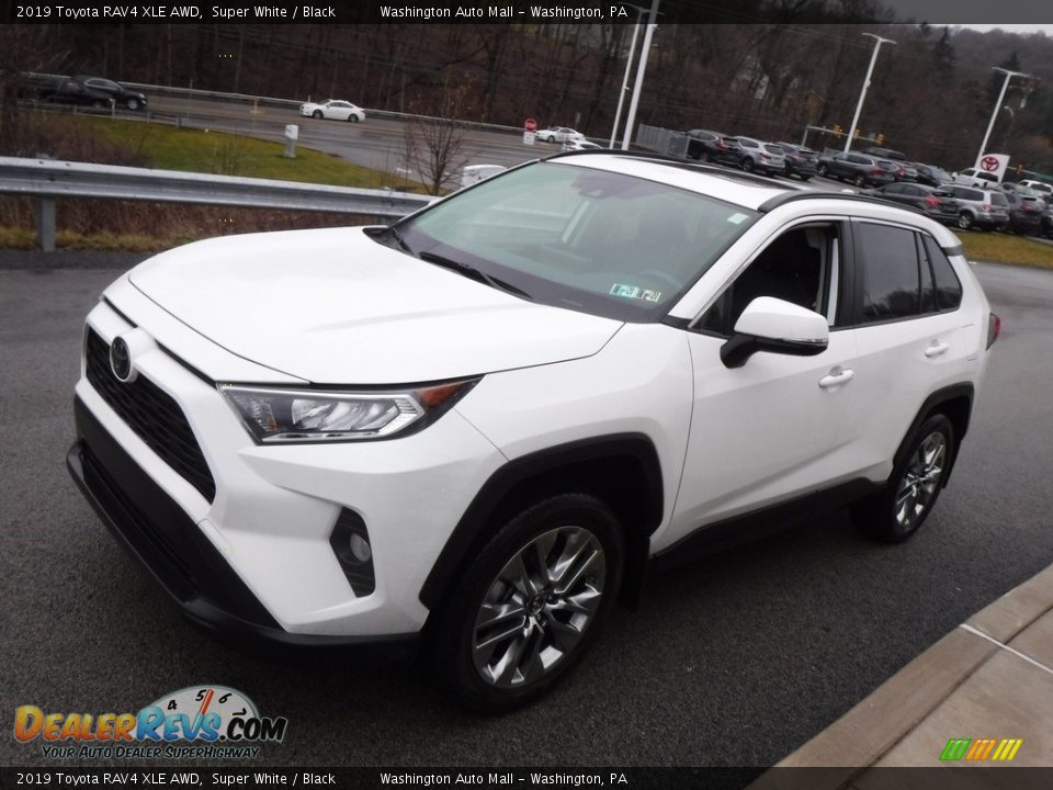 2019 Toyota RAV4 XLE AWD Super White / Black Photo #6