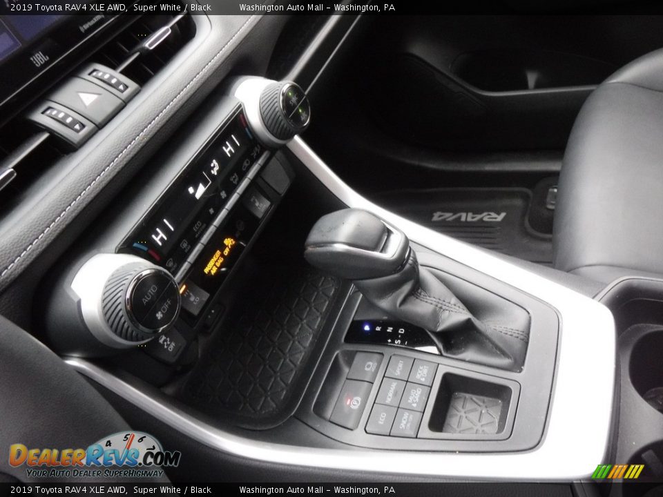 2019 Toyota RAV4 XLE AWD Super White / Black Photo #17