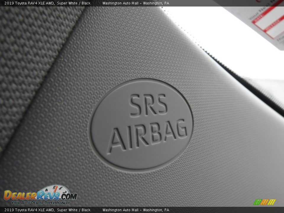 2019 Toyota RAV4 XLE AWD Super White / Black Photo #24