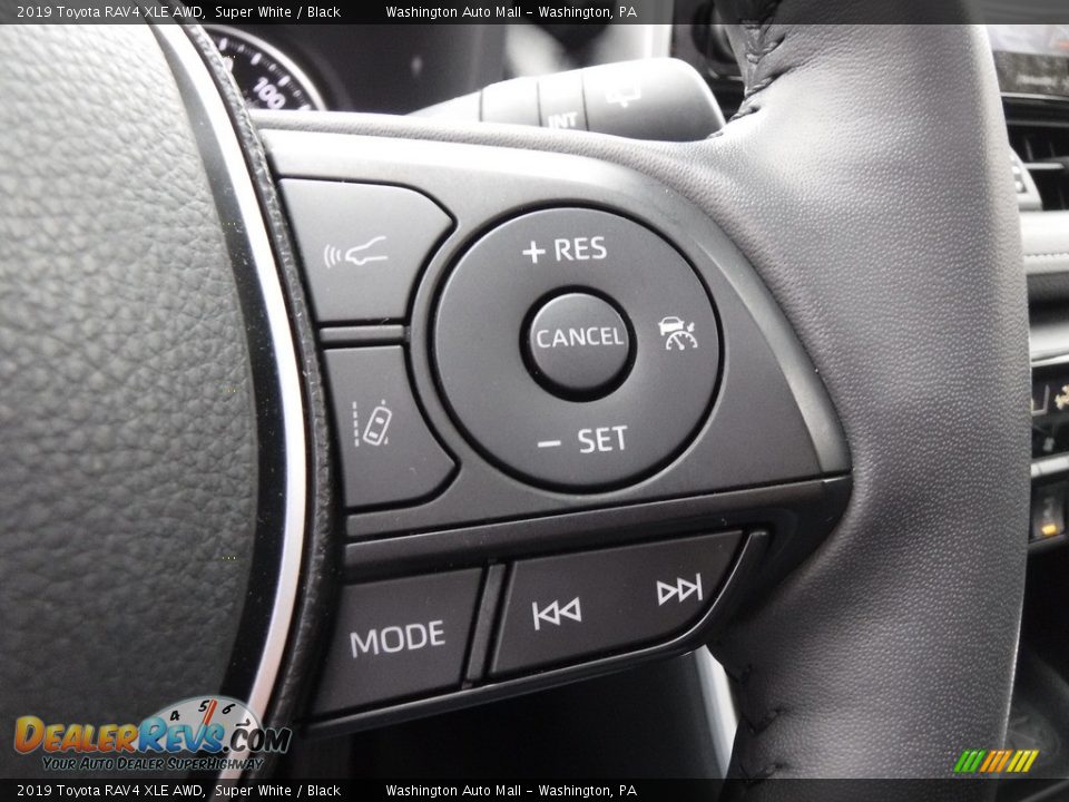 2019 Toyota RAV4 XLE AWD Super White / Black Photo #26