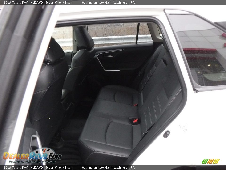 2019 Toyota RAV4 XLE AWD Super White / Black Photo #30
