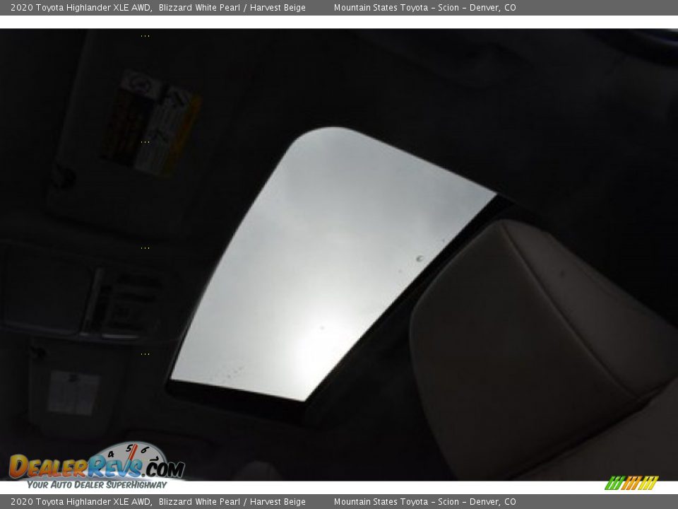 2020 Toyota Highlander XLE AWD Blizzard White Pearl / Harvest Beige Photo #8