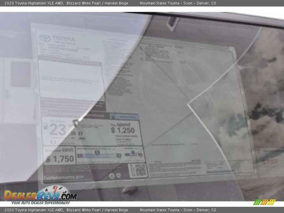 2020 Toyota Highlander XLE AWD Blizzard White Pearl / Harvest Beige Photo #11
