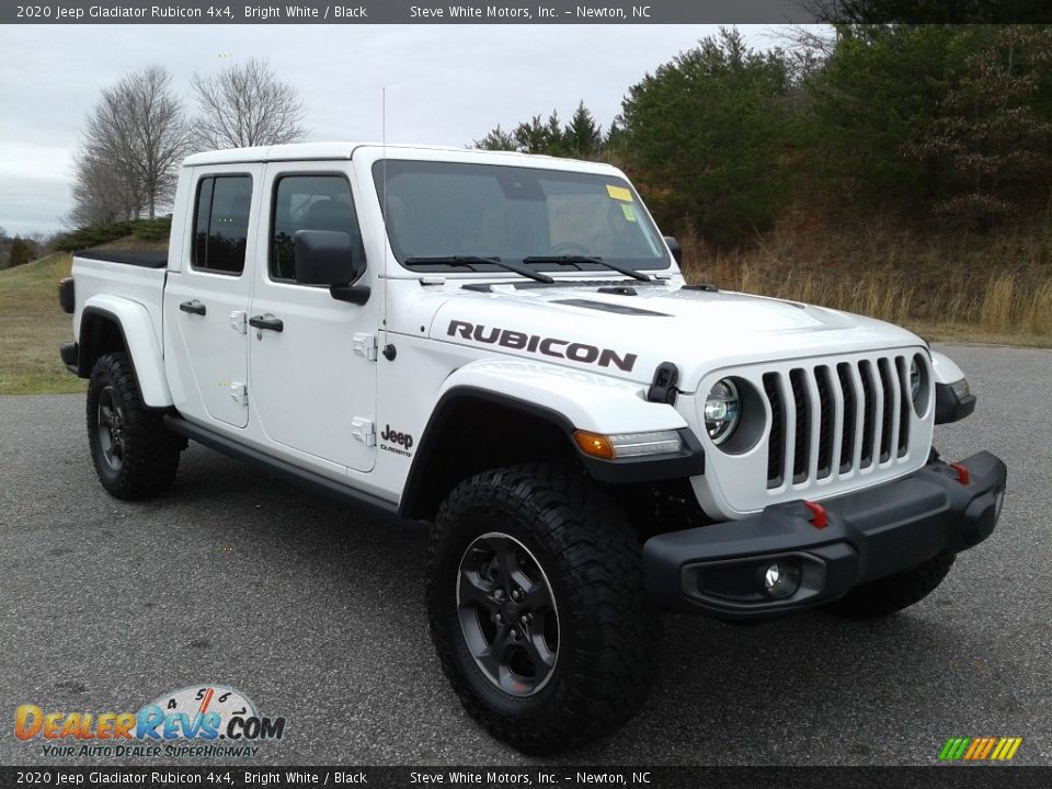 Front 3/4 View of 2020 Jeep Gladiator Rubicon 4x4 Photo #8