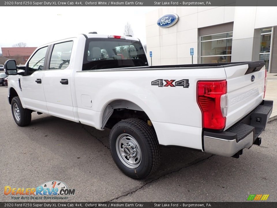 2020 Ford F250 Super Duty XL Crew Cab 4x4 Oxford White / Medium Earth Gray Photo #3