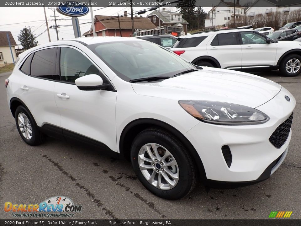 Front 3/4 View of 2020 Ford Escape SE Photo #8