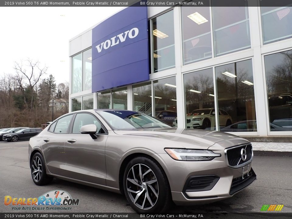 Front 3/4 View of 2019 Volvo S60 T6 AWD Momentum Photo #1