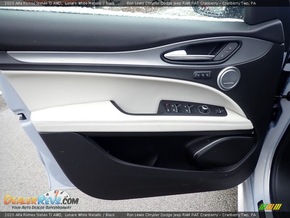 Door Panel of 2020 Alfa Romeo Stelvio TI AWD Photo #15