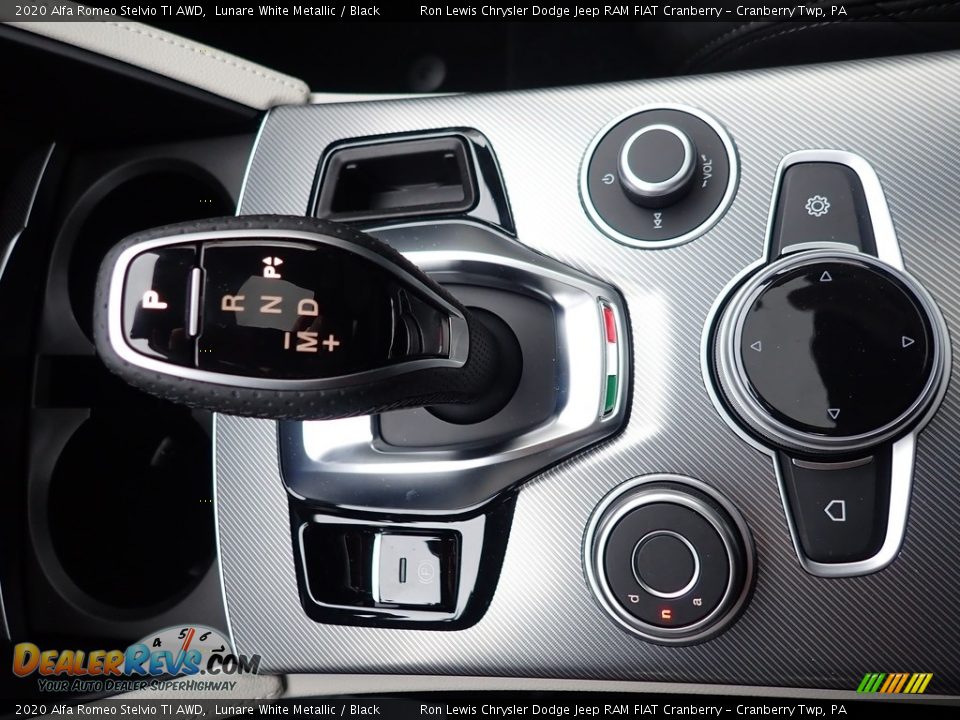 2020 Alfa Romeo Stelvio TI AWD Shifter Photo #18