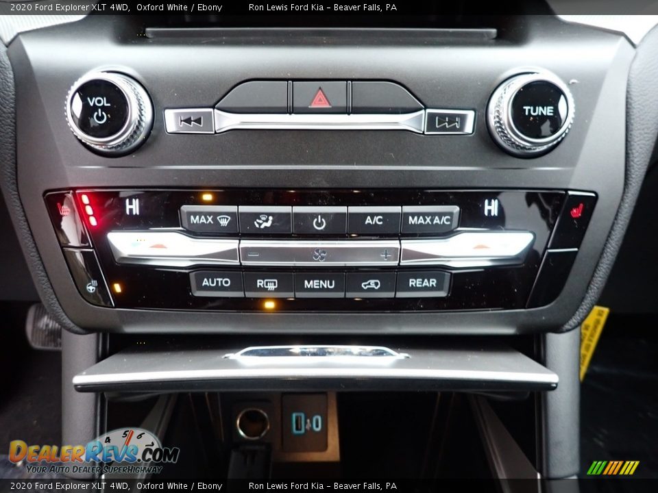 Controls of 2020 Ford Explorer XLT 4WD Photo #19