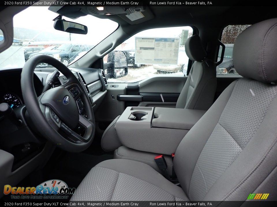 Front Seat of 2020 Ford F350 Super Duty XLT Crew Cab 4x4 Photo #12