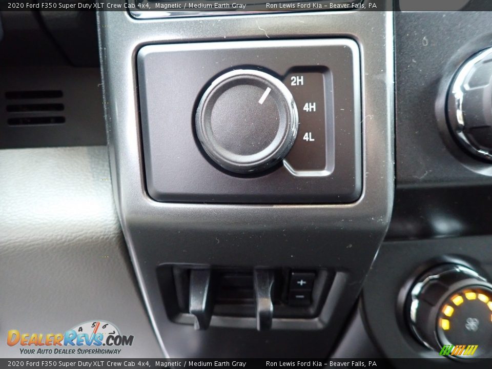 2020 Ford F350 Super Duty XLT Crew Cab 4x4 Magnetic / Medium Earth Gray Photo #17
