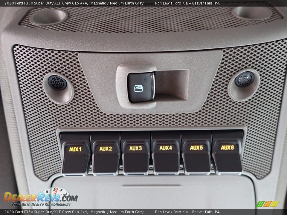 Controls of 2020 Ford F350 Super Duty XLT Crew Cab 4x4 Photo #20