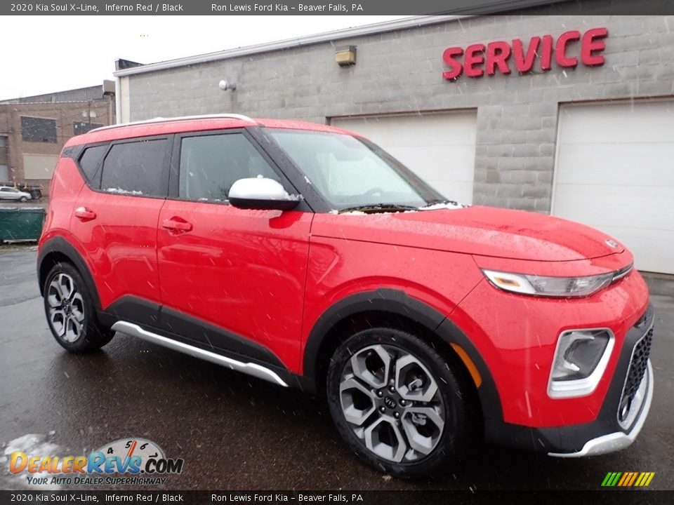 Front 3/4 View of 2020 Kia Soul X-Line Photo #9