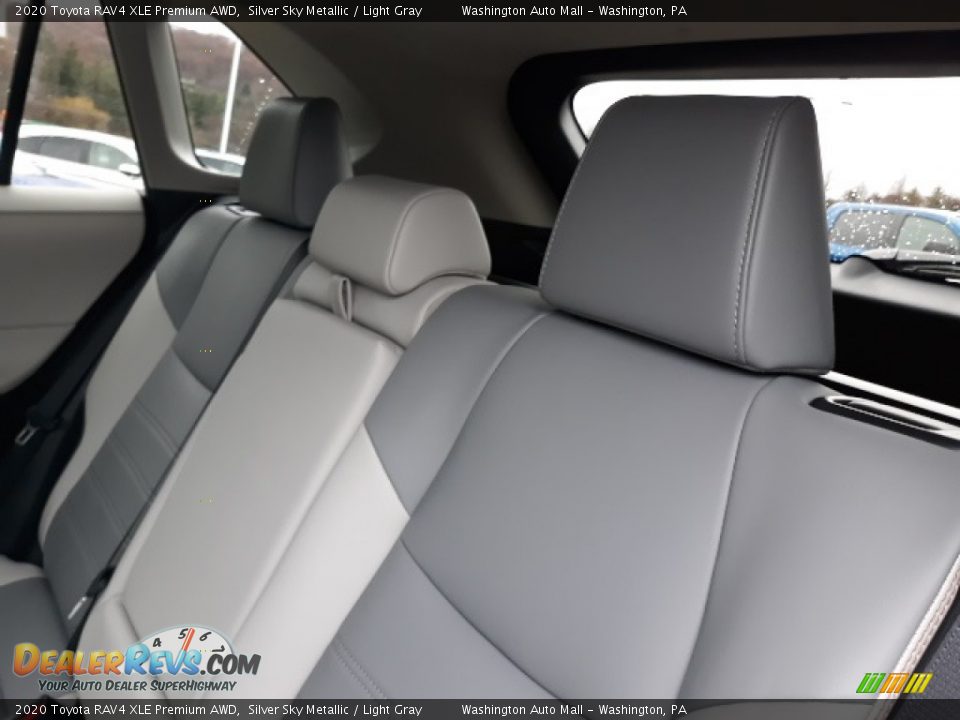2020 Toyota RAV4 XLE Premium AWD Silver Sky Metallic / Light Gray Photo #30