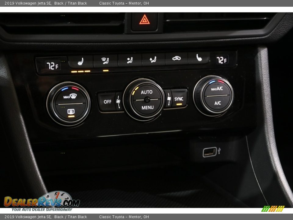 Controls of 2019 Volkswagen Jetta SE Photo #15