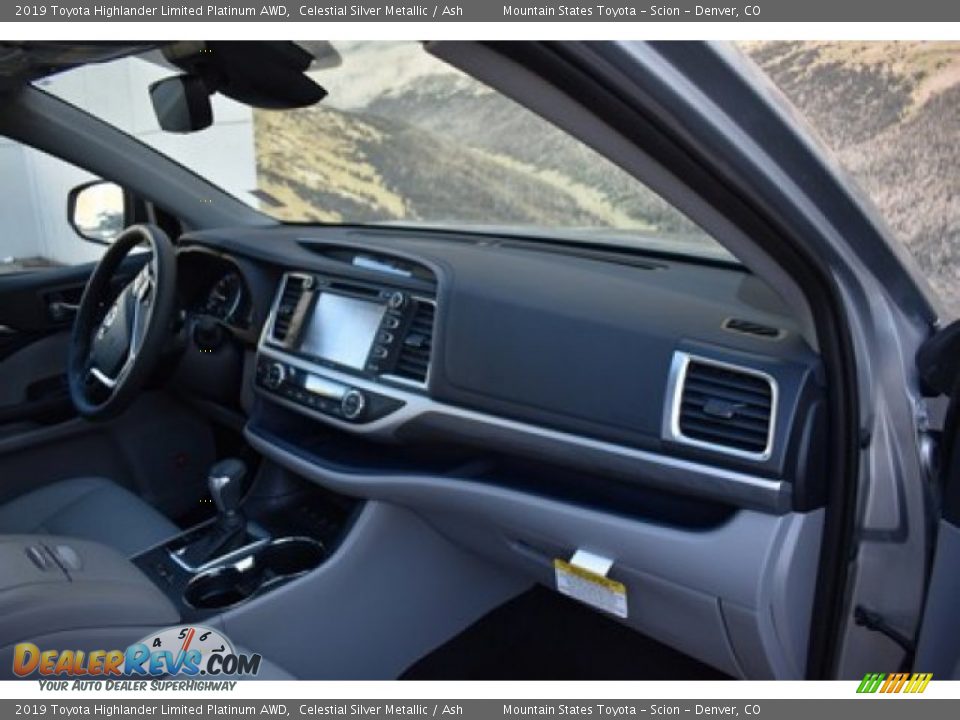 2019 Toyota Highlander Limited Platinum AWD Celestial Silver Metallic / Ash Photo #15