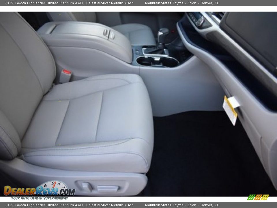 2019 Toyota Highlander Limited Platinum AWD Celestial Silver Metallic / Ash Photo #16