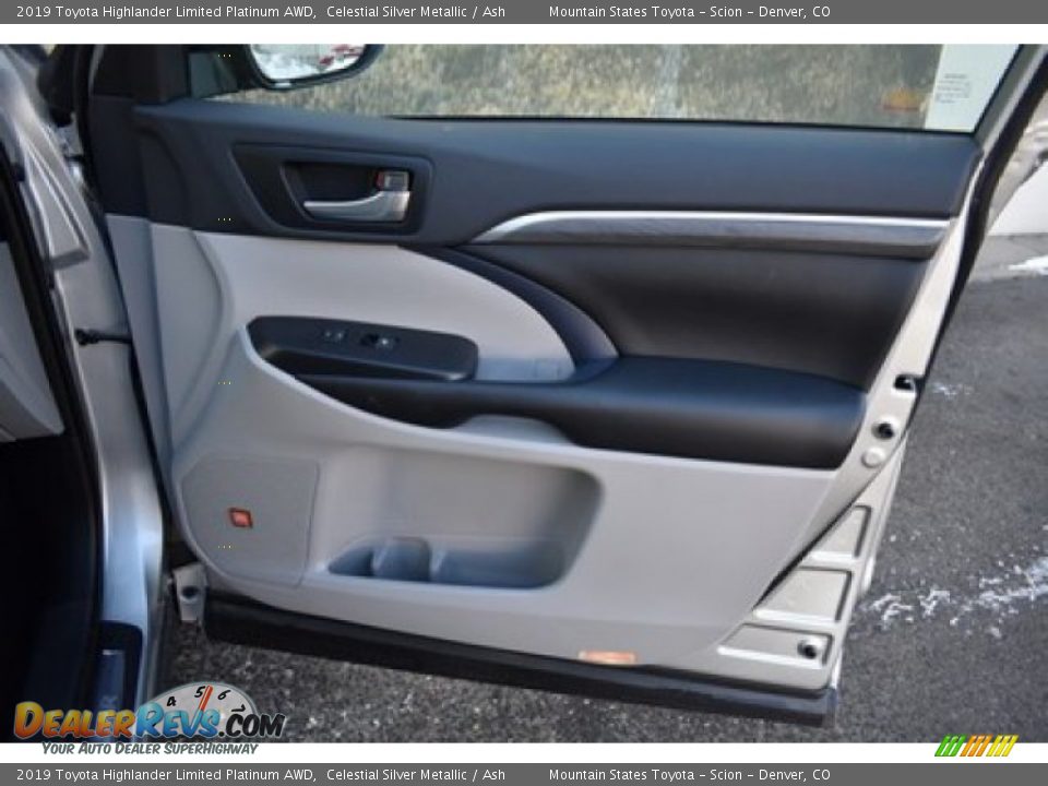 2019 Toyota Highlander Limited Platinum AWD Celestial Silver Metallic / Ash Photo #24