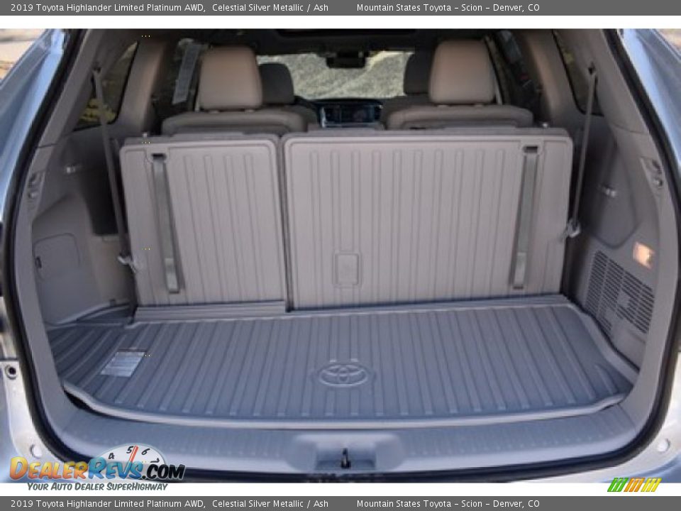2019 Toyota Highlander Limited Platinum AWD Celestial Silver Metallic / Ash Photo #25