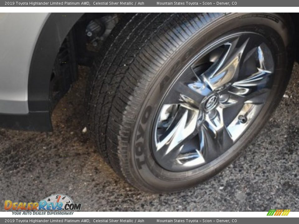 2019 Toyota Highlander Limited Platinum AWD Celestial Silver Metallic / Ash Photo #27