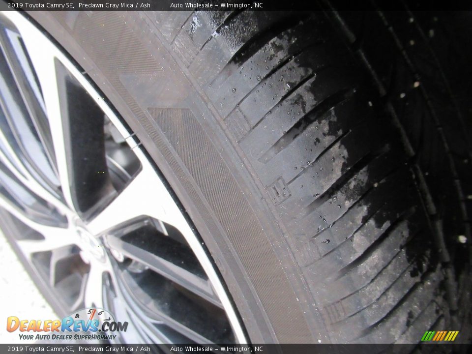 2019 Toyota Camry SE Predawn Gray Mica / Ash Photo #8