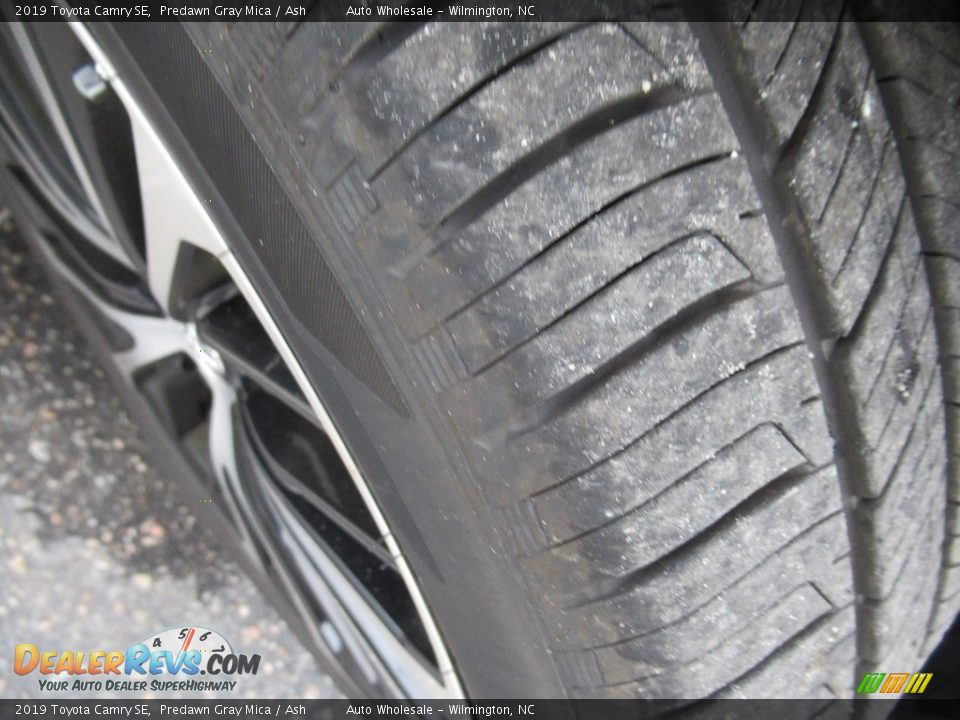2019 Toyota Camry SE Predawn Gray Mica / Ash Photo #9