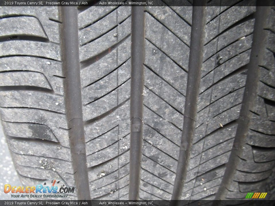 2019 Toyota Camry SE Predawn Gray Mica / Ash Photo #10